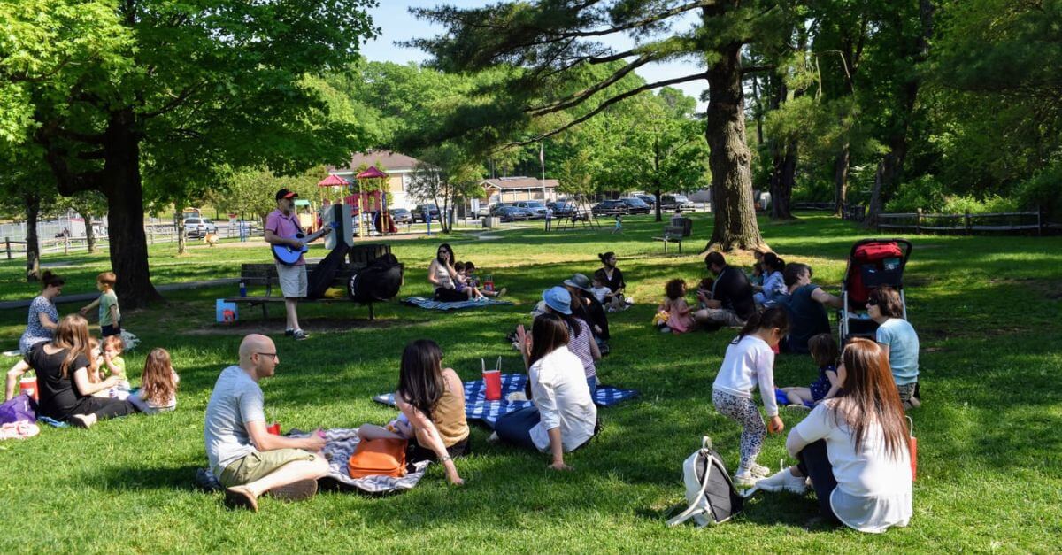 An event Chabad of Bedford has previously hosted at Leonard Park.