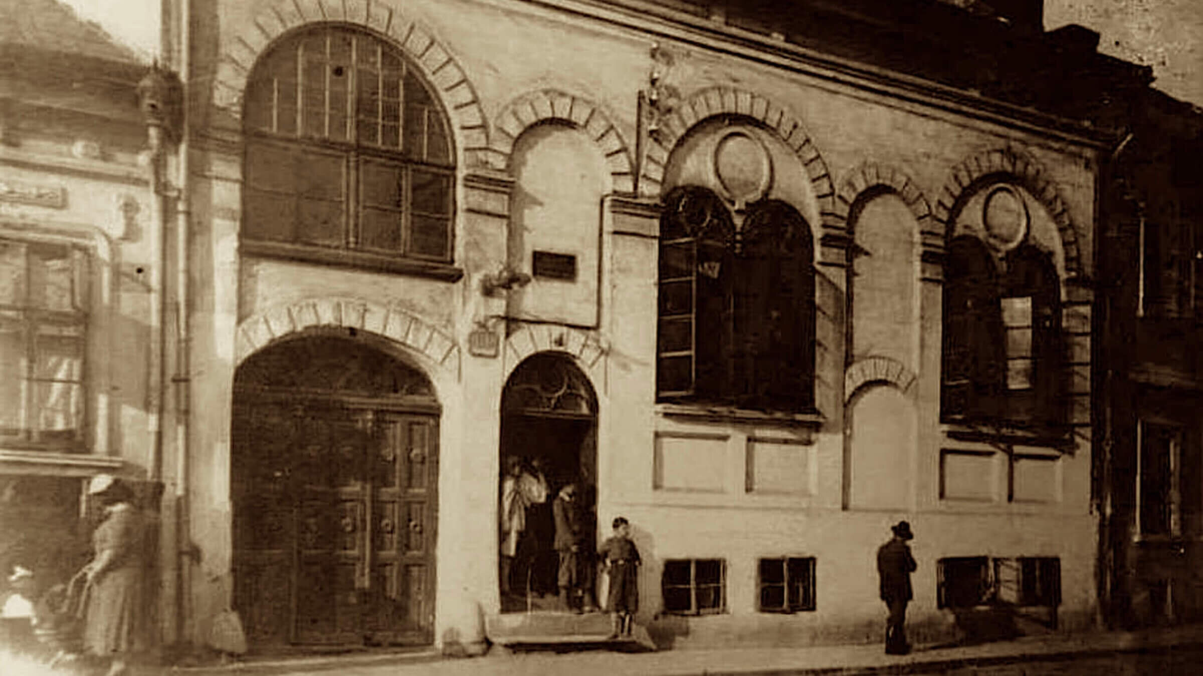 The synagogue "Chevre Tehilim" in Czernowitz, circa 1930
