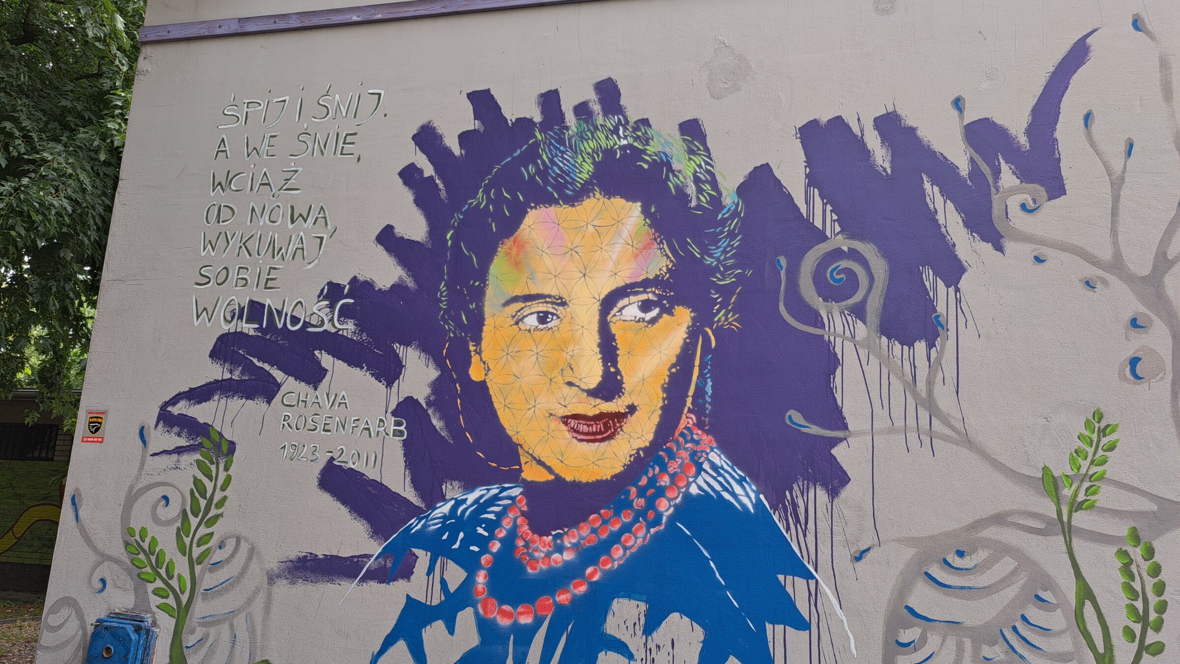 אַ וואַנטבילד פֿון דער שרײַבערין חוה ראָזענפֿאַרב, אין וואַרשע